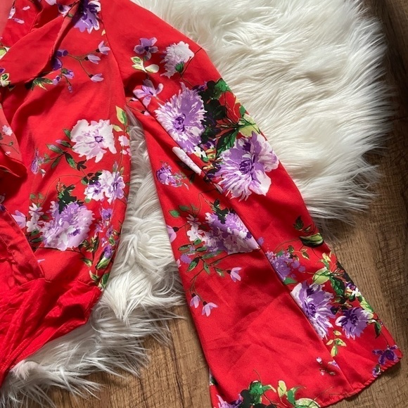 LULU’S Hearts Abloom Red Floral Print Ruffled Long Sleeve Bodysuit - Picture 3 of 6